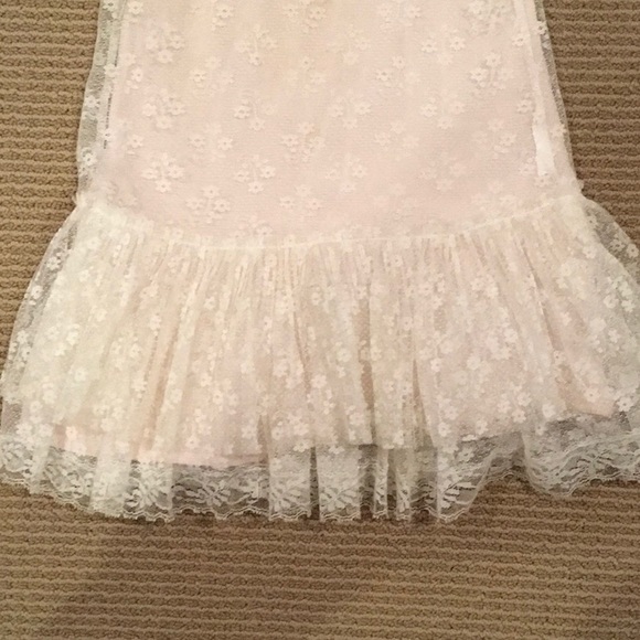 MONNALISA FRENCH LACE DRESS . Gorgeous in pristine condition . - Picture 3 of 7